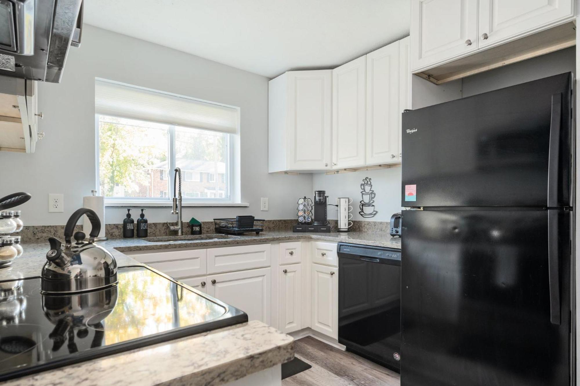 Quiet & Quaint Apartment, 5 Mins To Airport And 15 Mins To Downtown Atlanta Exterior foto